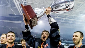 Zawodnicy Comarchu Cracovii świętują zdobycie tytułu mistrza Polski