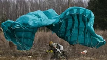 Wspólne manewry białoruskich i rosyjskich spadochroniarzy