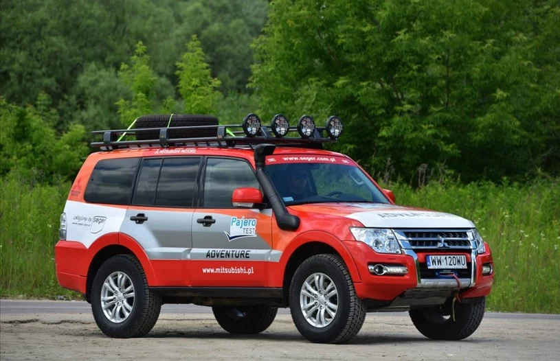 Mitsubishi Pajero Adventure