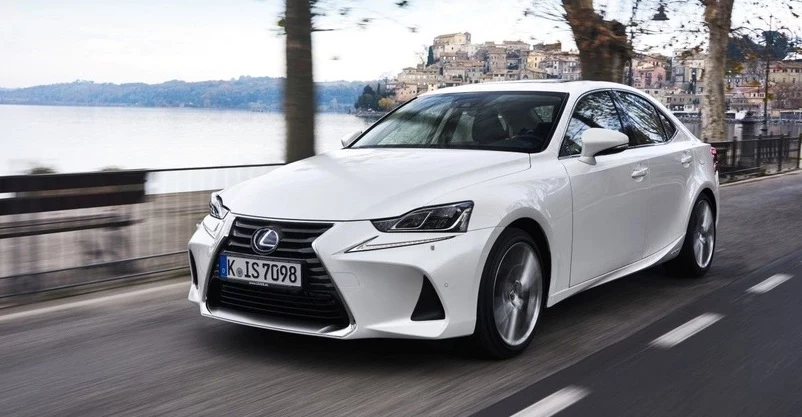 Lexus IS