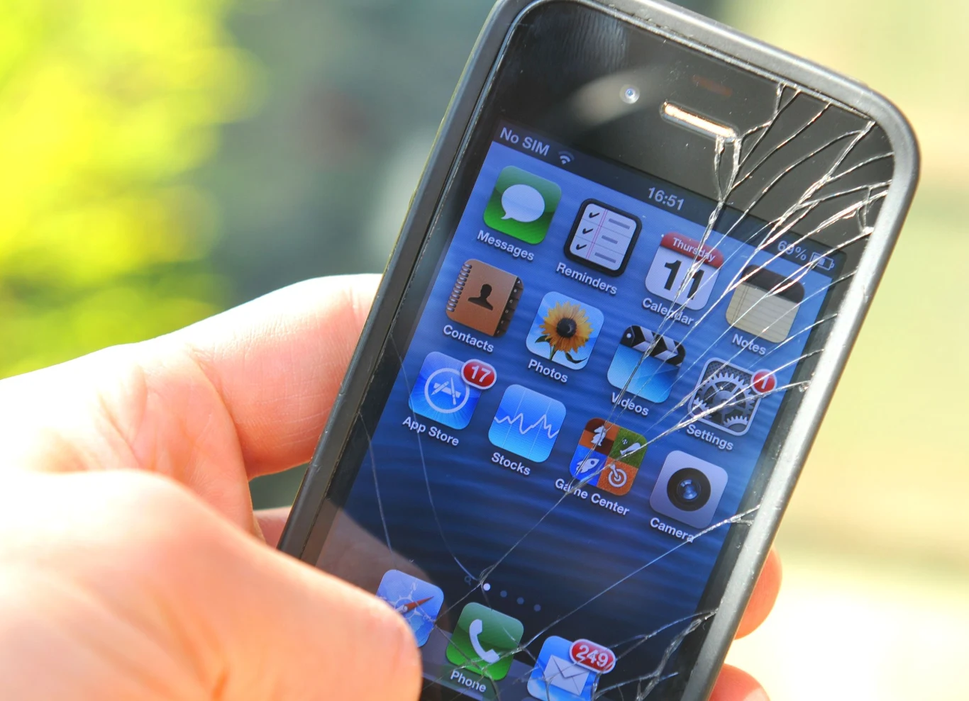 Uszkodzony ekran. Jak odzyskać dane z telefonu? Uszkodzony ekran. Jak odzyskać dane z telefonu?