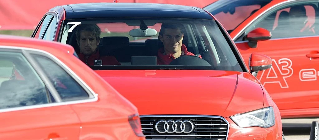 Cristiano Ronaldo za kierownicą Audi A3 podczas akcji promocyjnej