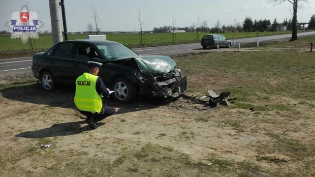 Jeden rozbity Opel Vectra