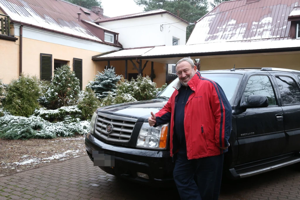 Tadeusz Drozda przed domem w Radości Tadeusz Drozda przed domem w Radości