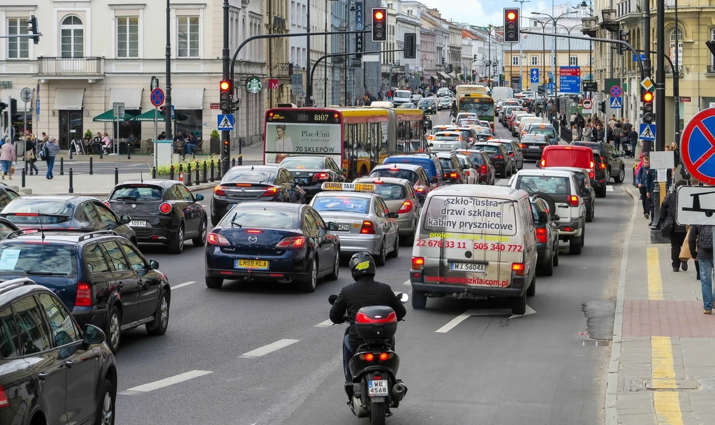 Zachodnie metropolie już podjęły działania mające zniechęcić kierowców do wjeżdżania samochodami do centrów. W Polsce będzie podobnie?