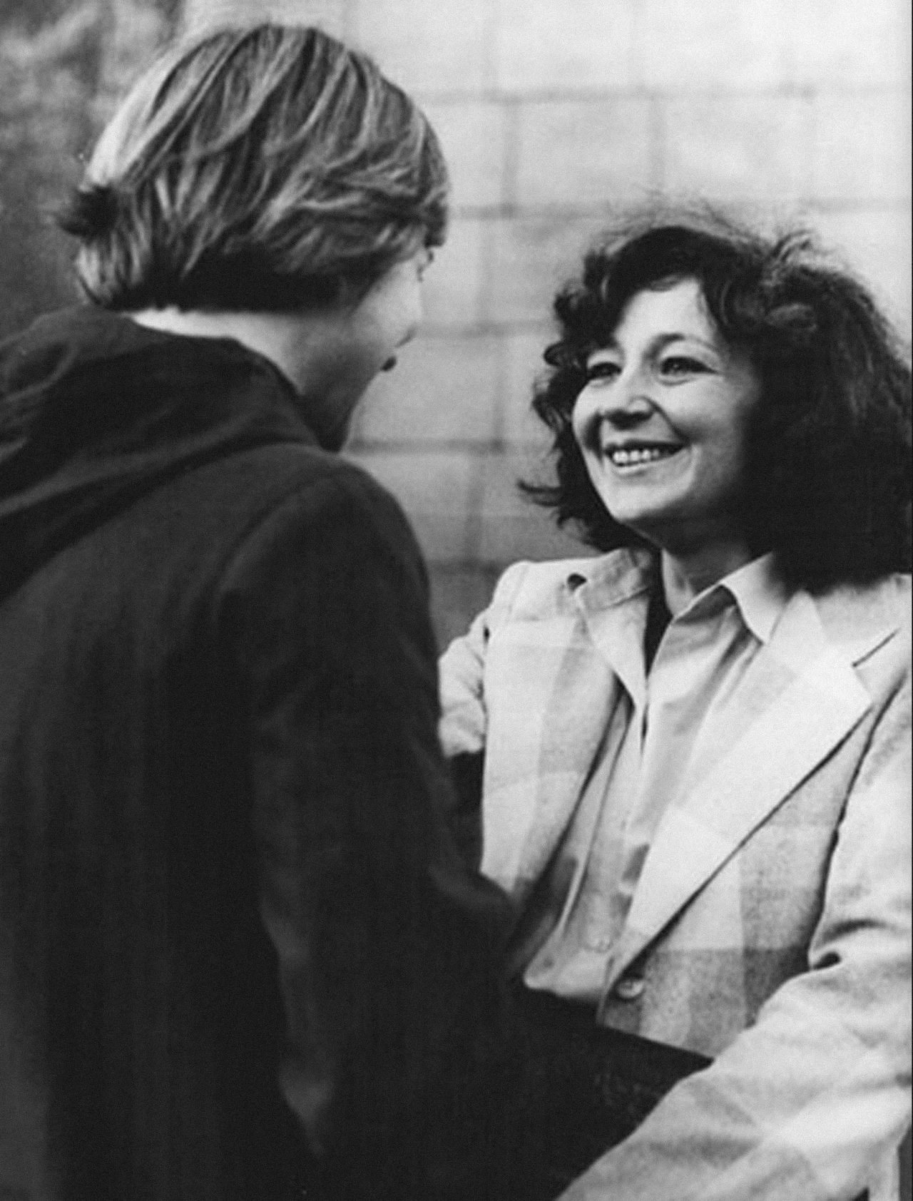 Dałkowska jest absolwentką PWST w Warszawie (1972). Ukończyła także polonistykę na UW (1970). W latach 1972-74 występowała w Teatrze Śląskim im. Wyspiańskiego w Katowicach.

W latach 1974-2008 była aktorką warszawskiego Teatru Powszechnego w Warszawie. Zaangażował ją reżyser, ówczesny dyrektor teatru Powszechnego i jego obecny patron - Zygmunt Huebner.