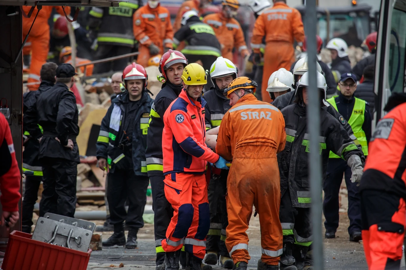 Na miejscu trwa akcja ratownicza Na miejscu trwa akcja ratownicza