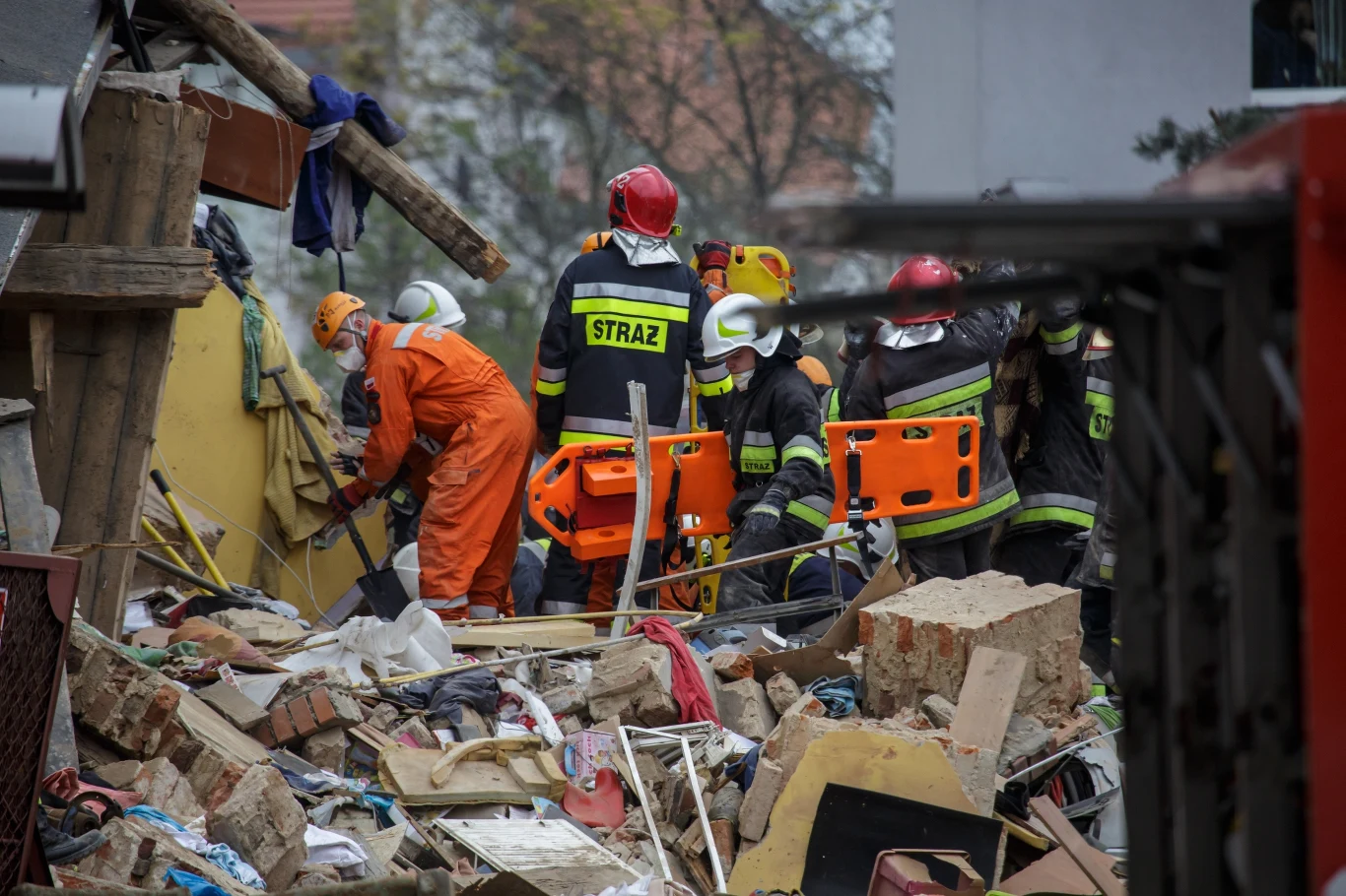 Na miejscu trwa akcja ratownicza Na miejscu trwa akcja ratownicza
