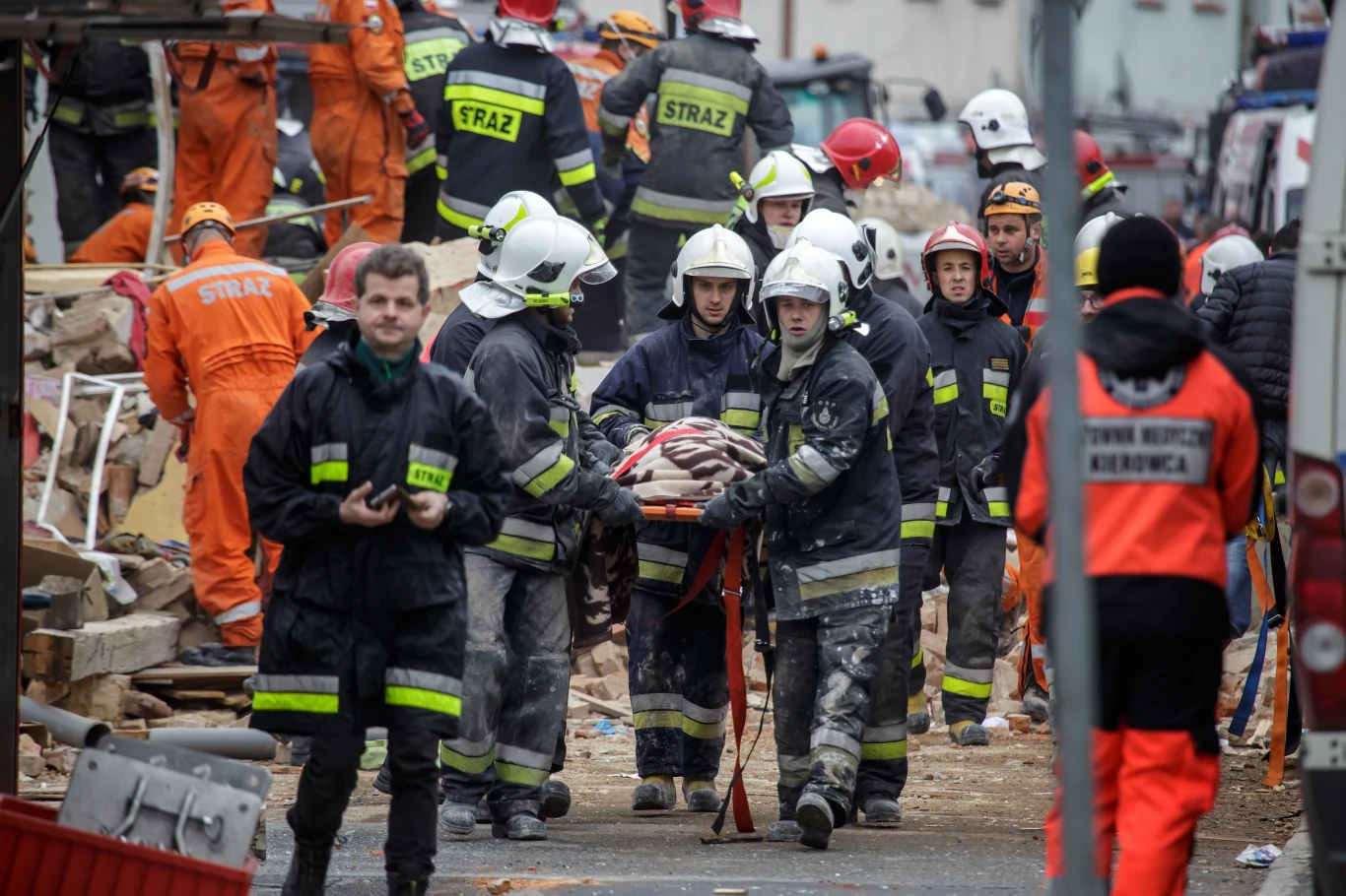 Na miejscu trwa akcja ratownicza Na miejscu trwa akcja ratownicza
