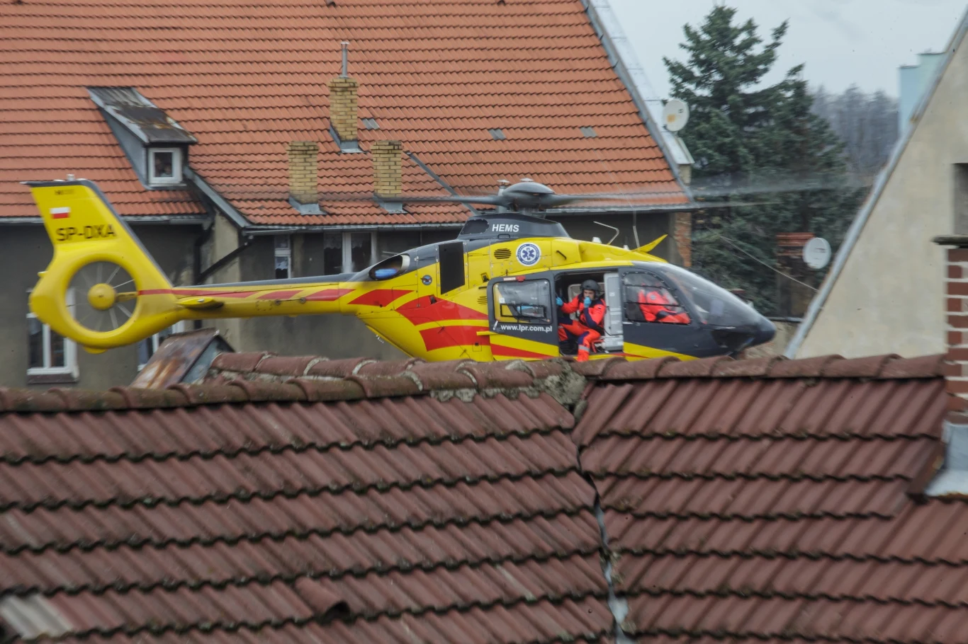 Na miejscu trwa akcja ratownicza Na miejscu trwa akcja ratownicza