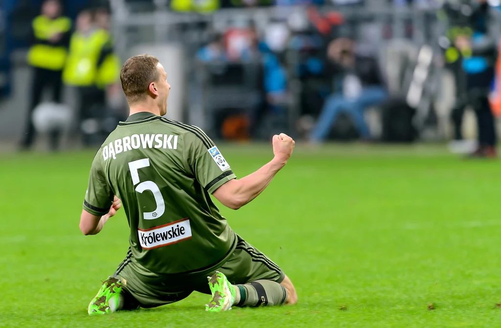 Gole w tym spotkaniu padły w końcówce. W 82. minucie prowadzenie gospodarzom dał Tomasz Kędziora. Trzy punkty obrońcom tytułu zapewnili Maciej Dąbrowski i Kasper Hamalainen.
