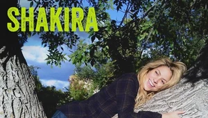 Shakira na okładce singla "Me Enamoré"