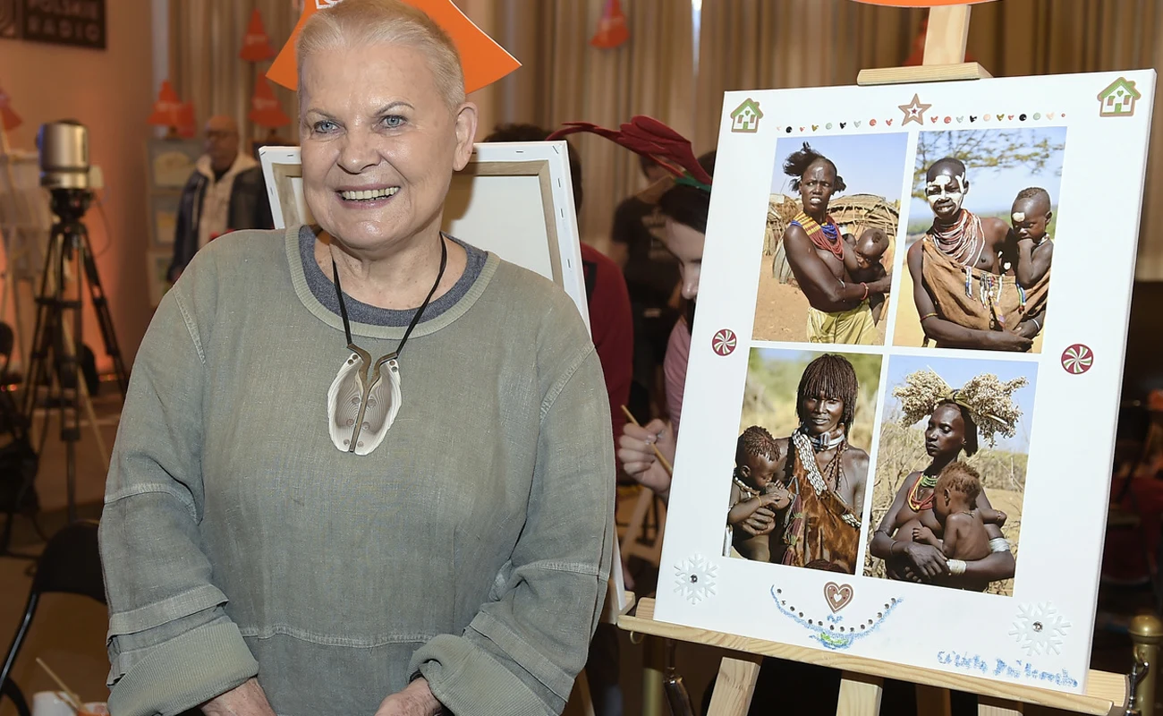 Elżbieta Dzikowska i zdjęcia jej autorstwa (2015) Elżbieta Dzikowska i zdjęcia jej autorstwa (2015)
