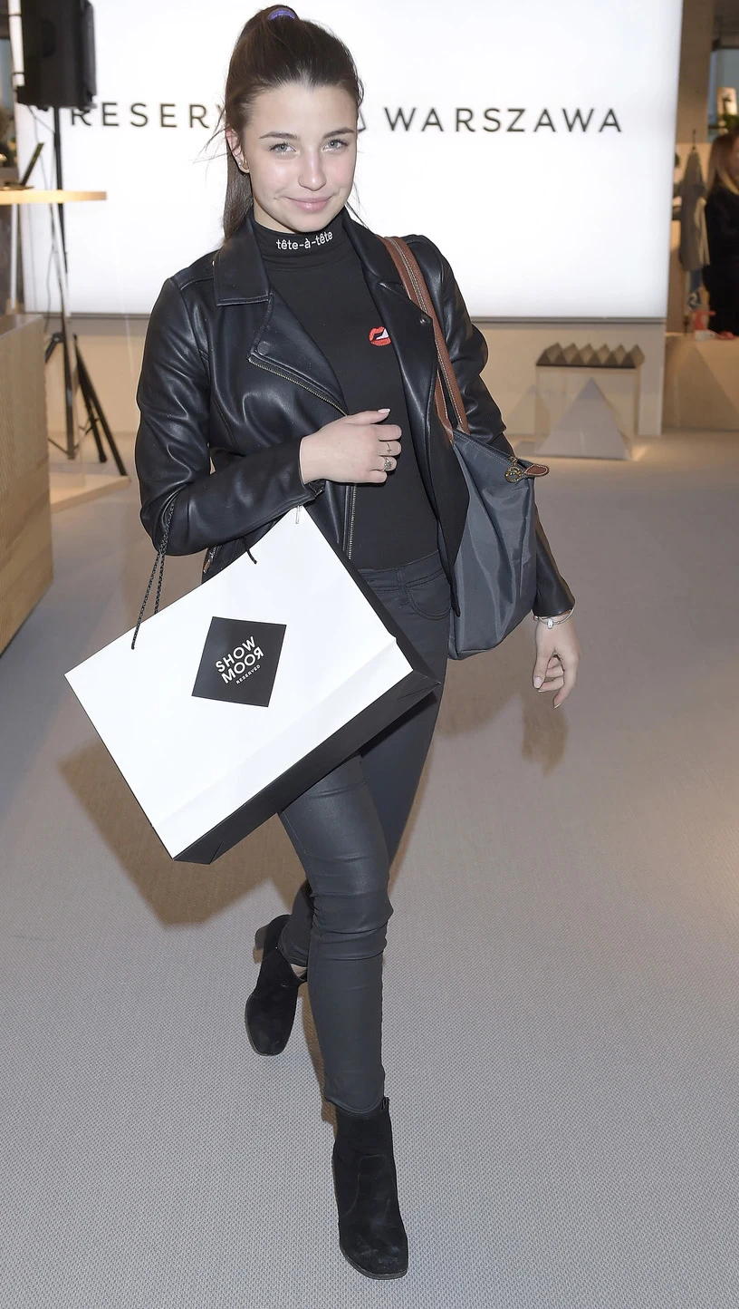 Julia Wieniawa kocha pokazywać się na branżowych imprezach! Julia Wieniawa kocha pokazywać się na branżowych imprezach!