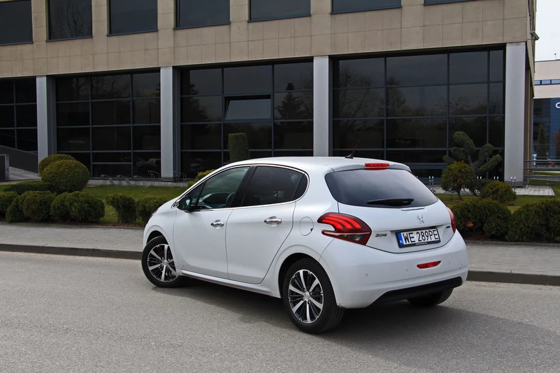 Peugeot 208