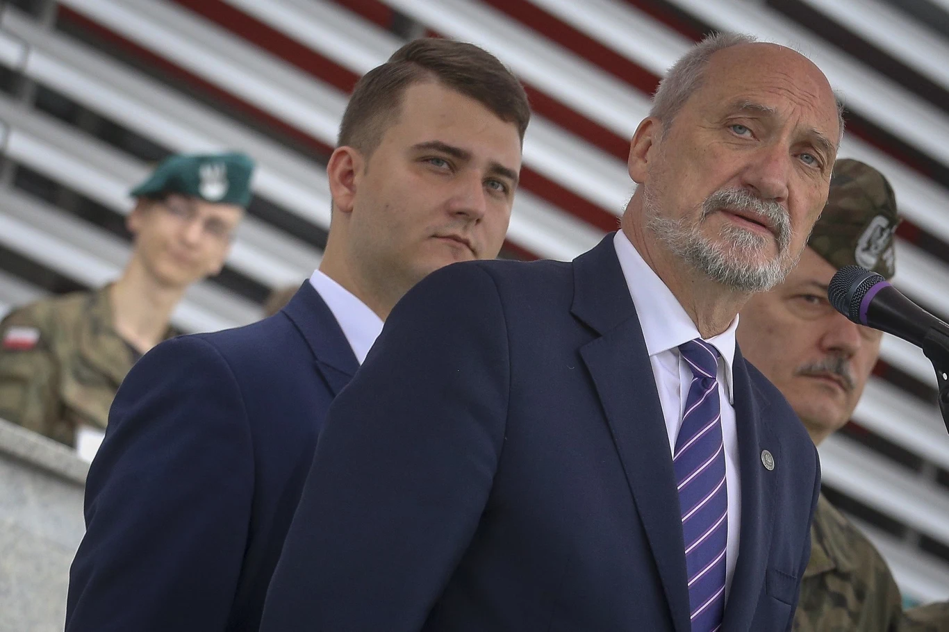 Antoni Macierewicz i Bartłomiej Misiewicz staną przed komisją Prawa i Sprawiedliwości Antoni Macierewicz i Bartłomiej Misiewicz staną przed komisją Prawa i Sprawiedliwości