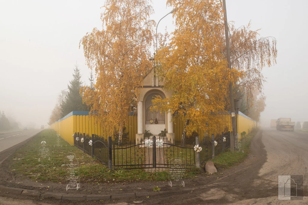 Jest mnóstwo takich miejsc. Dziś stoją tam bloki, skwerki, są parki, laski, place zabaw, ogródki działkowe. Zdarzyło się wysypisko śmieci, dworzec PKS a nawet jedna z głównych ulic. Błaszki/ Fot. K. Kopecka, P.Pawlak, J.Janiak