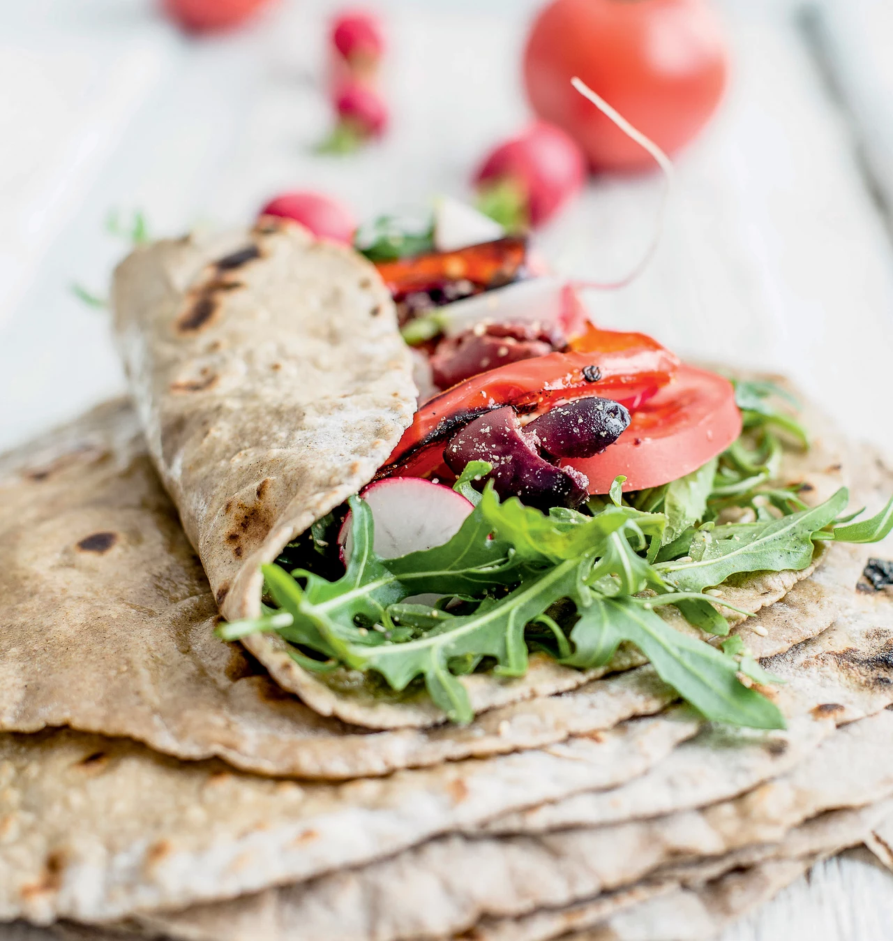 Żytni wrap z pomidorowym tofu Żytni wrap z pomidorowym tofu