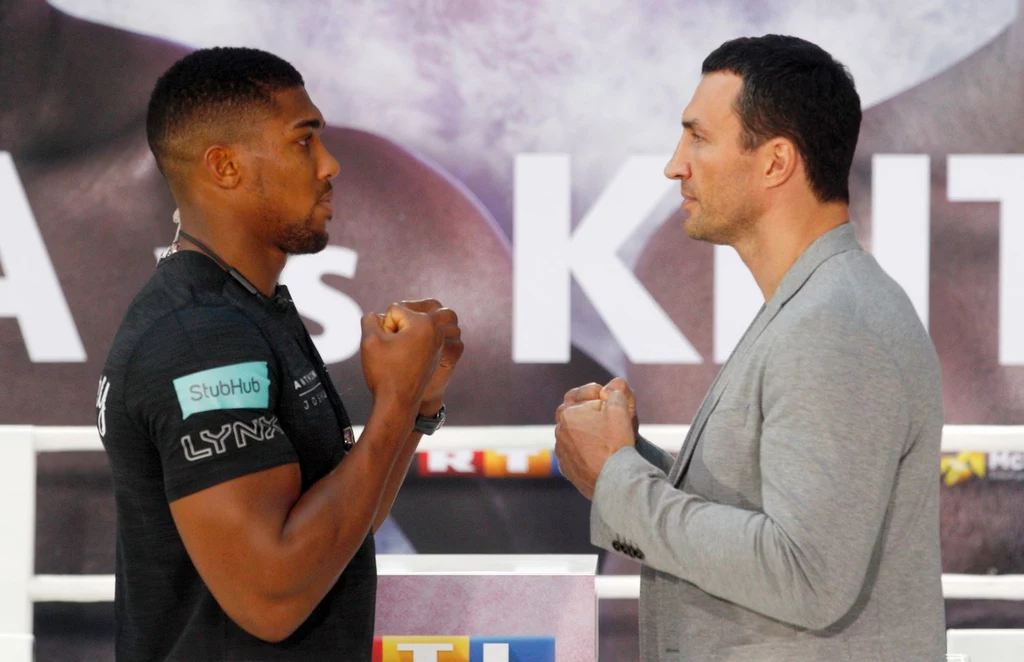 Anthony Joshua (z lewej) i Władymir Kliczko Anthony Joshua (z lewej) i Władymir Kliczko