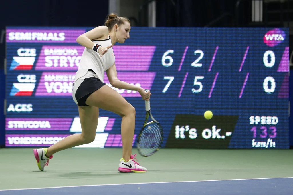 Marketa Vondrousova na kortach w Szwajcarii