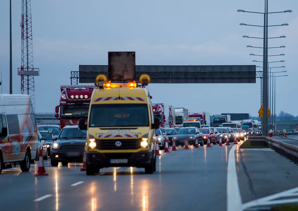 Karambol na autostradzie A2