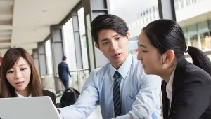 Japończycy chcą walczyć z pracoholizmem