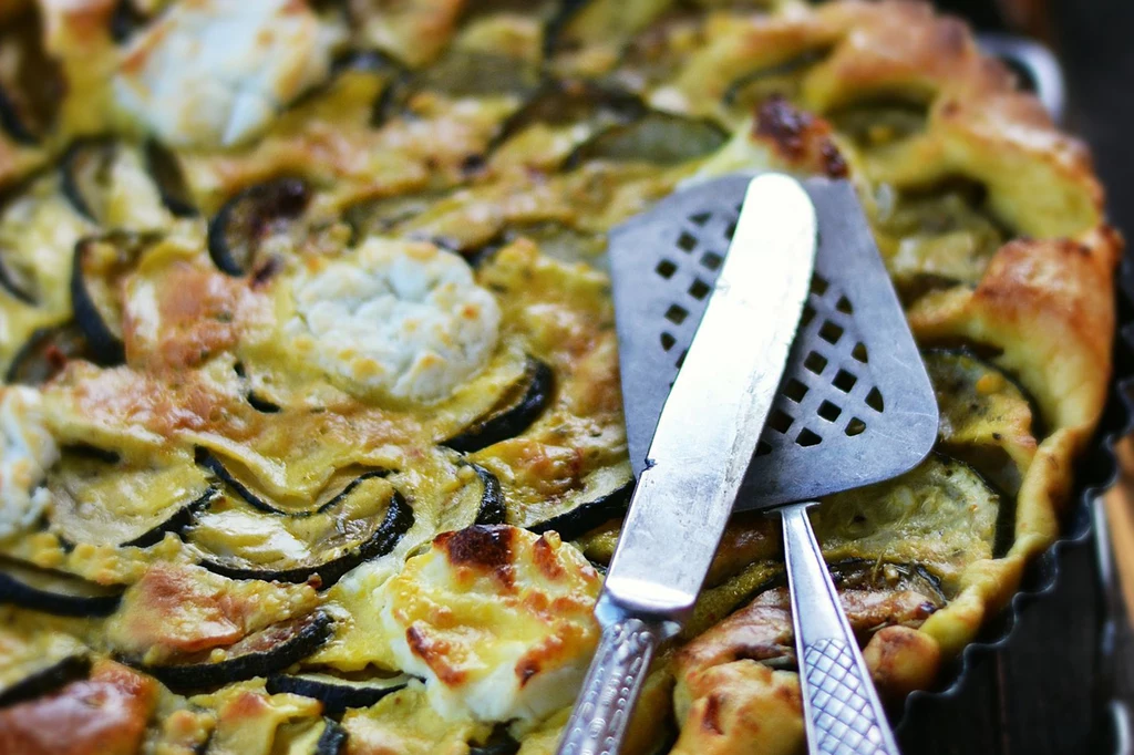 Tarta z cukinią i kozim serem Tarta z cukinią i kozim serem