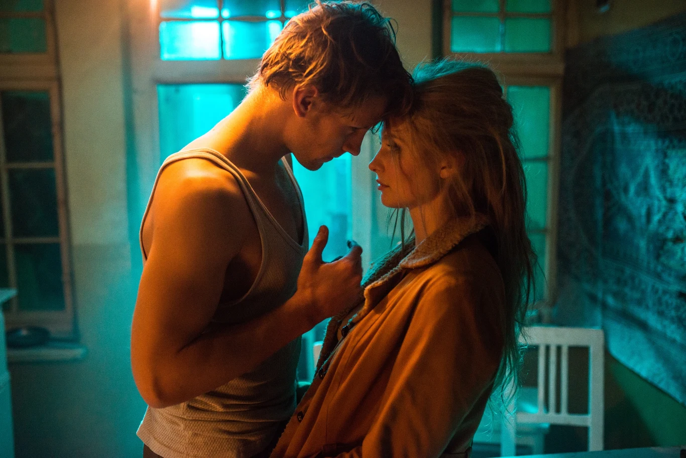 Miłosny trójkąt dopełnia zjawiskowa Karolina Szymczak, którą w 2014 roku mogliśmy oglądać u boku Dwayne’a Johnsona w hollywoodzkiej produkcji "Hercules".