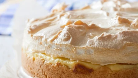 Jak zrobić rosę na serniku? 