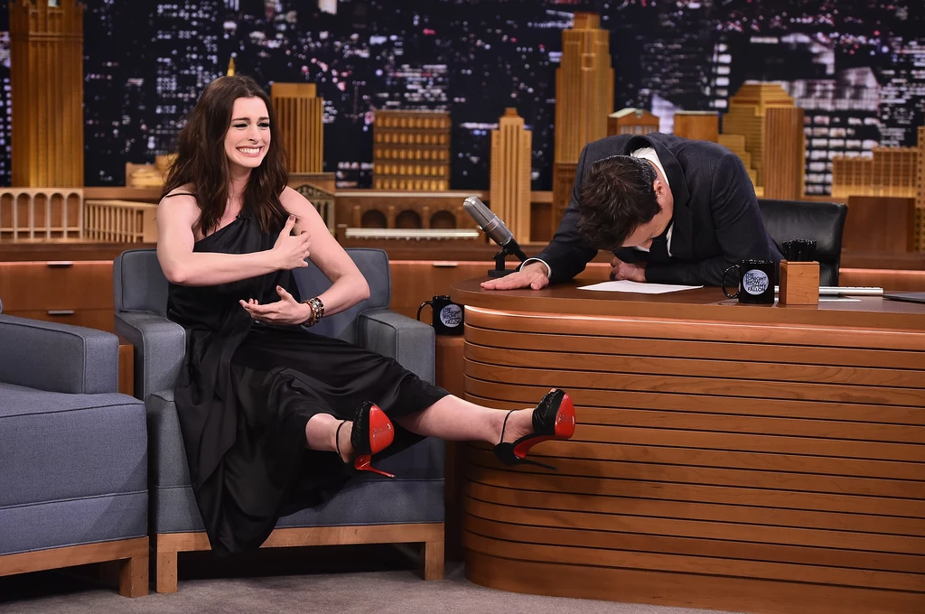 Anne Hathaway zachwyciła Jimmy'ego Fallona Anne Hathaway zachwyciła Jimmy'ego Fallona