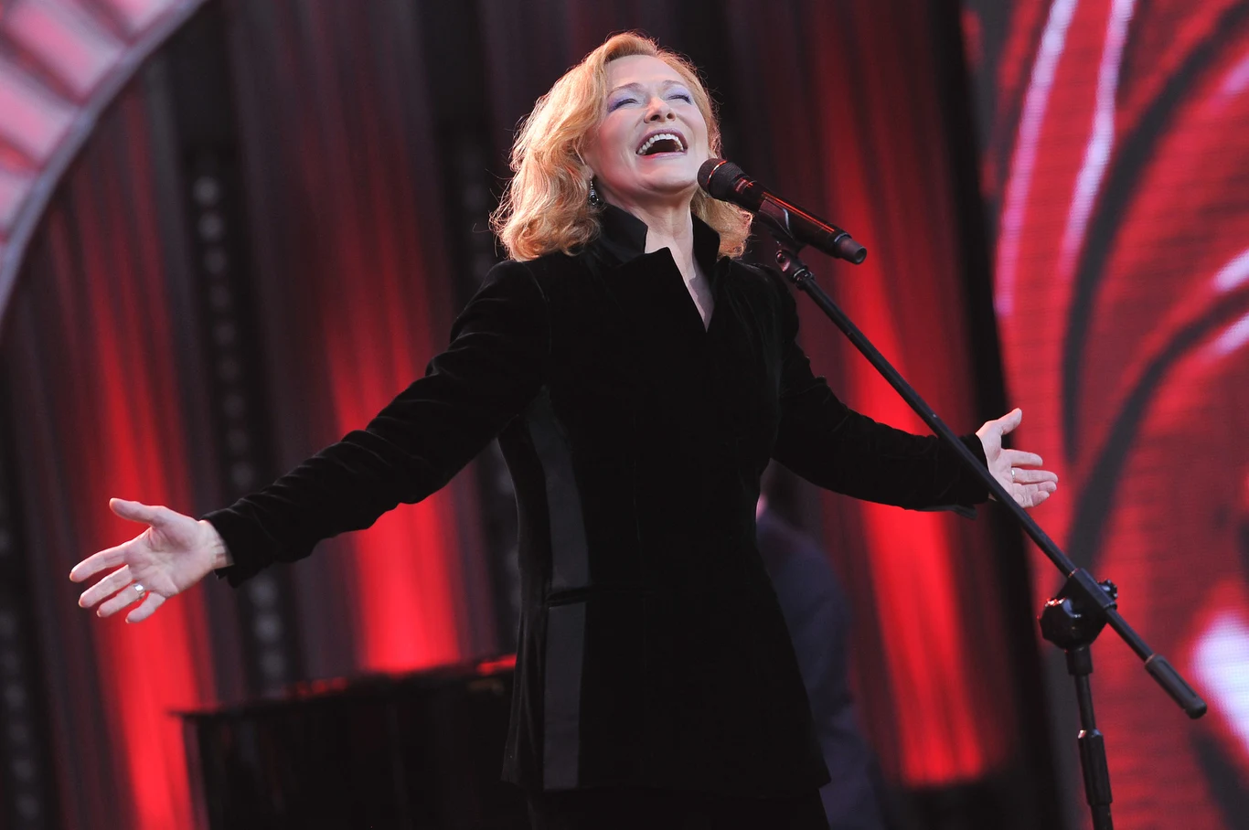 Edyta na scenie daje z siebie wszystko