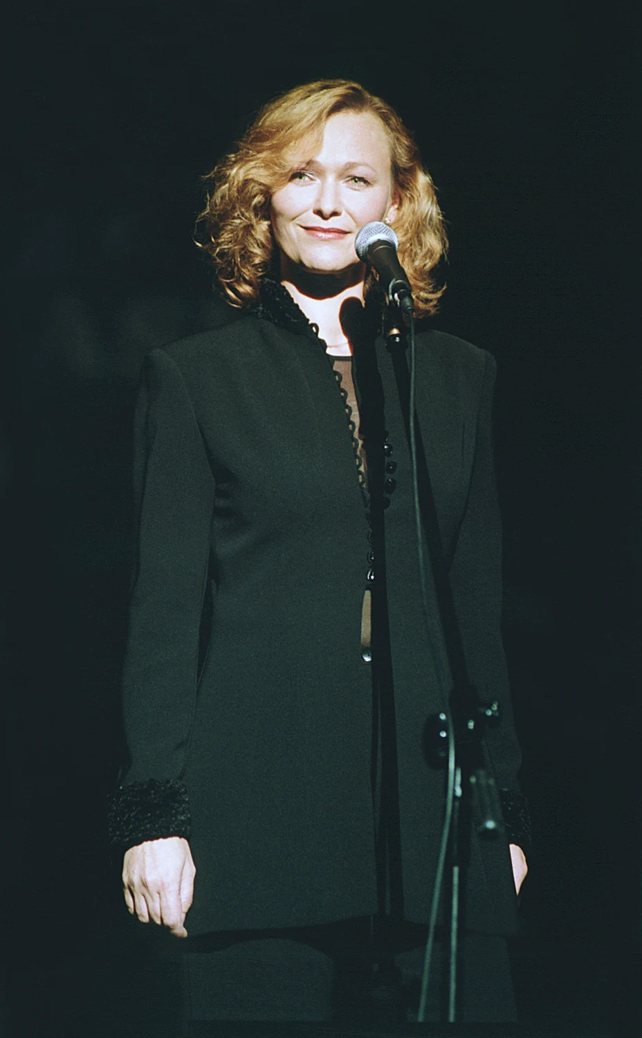 Edyta Geppert zawsze występuje w czerni. Tu w 2001 roku