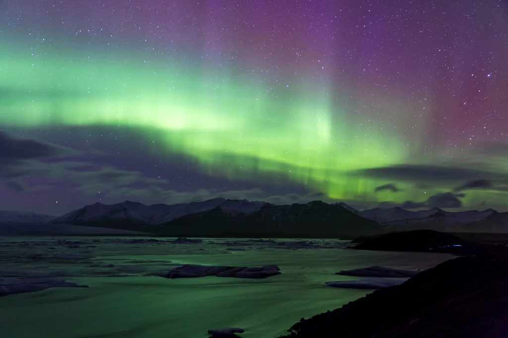 Zorza polarna w okolicach lodowca Vatnajökull