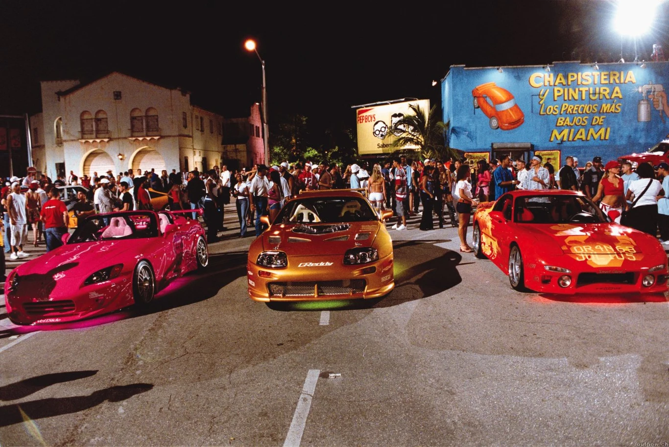 Kadr z filmu "Za szybcy, za wściekli" - początek wyścigu