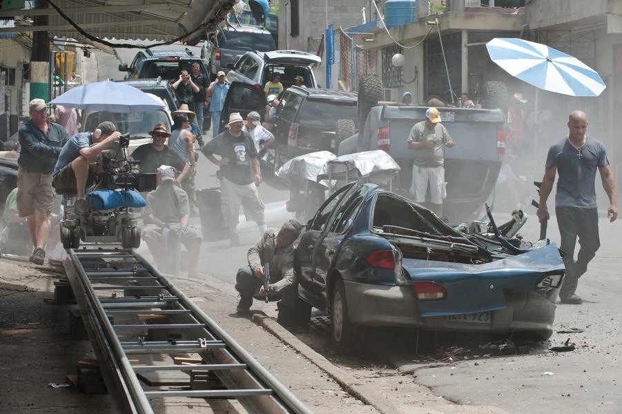 Kadr z filmu "Szybcy i wściekli 5" - tak kręcili sceny w Brazylii