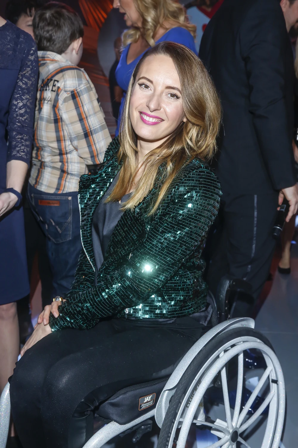 Monika Kuszyńska wśród fanów 