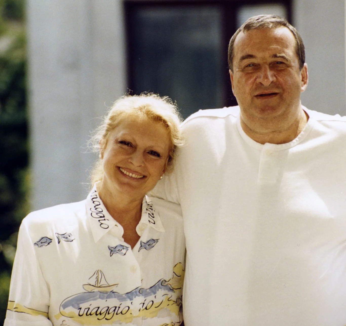Wiśniewska jest siostrą aktorki Małgorzaty Niemirskiej, znanej z roli Lidki w serialu "Czterej pancerni i pies". Przez wiele lat związana była z Krzysztofem Kowalewskim. "Przede wszystkim byliśmy przyjaciółmi, choć wolałabym się na ten temat nie rozgadywać. Było, minęło" - powiedziała w rozmowie z magazynem "Życie na gorąco".

"Bardzo strzeże swojej prywatności (...). Rozgranicza sprawy swojego życia zawodowego, do którego każdy ma dostęp, i prywatnego. Jest człowiekiem bardzo wrażliwym, wręcz delikatnym, własnym, i nie chce, żeby ktokolwiek wtrącał się w tę jej prywatność" - powiedział o aktorce reżyser Jerzy Hofman.