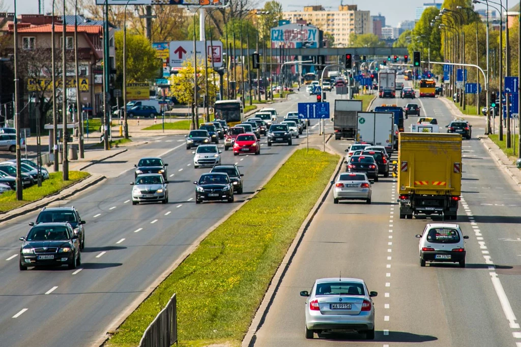 Coraz więcej miast chce ograniczenia ruchu samochodów napędzanych silnikami Diesla