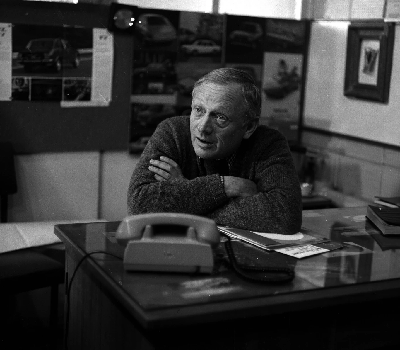 Pyrkosz miał również na koncie dramatyczne role. Zagrał m.in. z głośnym filmie Krzysztofa Zanussiego "Constans".

Jak przyznał reżyser, Pyrkosz był bardzo sympatycznym, lojalnym wobec innych aktorem, który często pomagał na planie innym. "Został mi w pamięci tak bardzo jasno zanotowany, zawsze myślałem, żeby mu coś wymyśleć, szkoda, że nie zdążę" - podsumował Zanussi.