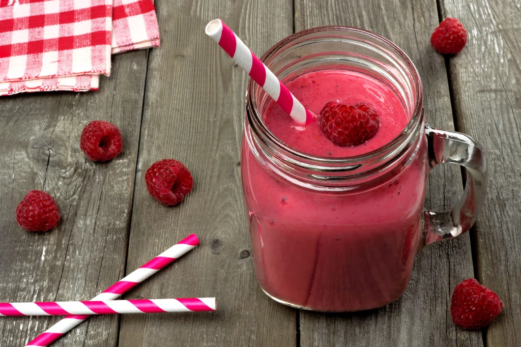 Smoothie z mleka, buraków i malin ożywia lepiej niż poranne espresso Smoothie z mleka, buraków i malin ożywia lepiej niż poranne espresso