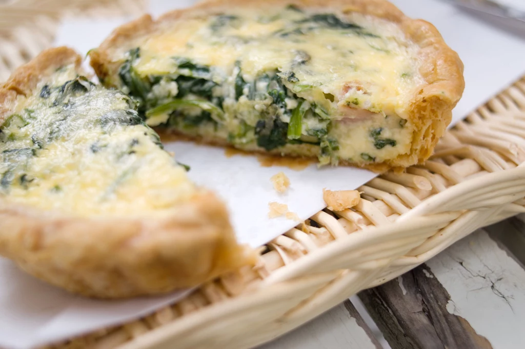 Kisz z porami, serem cheddar i miętą Kisz z porami, serem cheddar i miętą