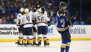 Hokeiści Nashville Predators cieszą się po zdobyciu bramki