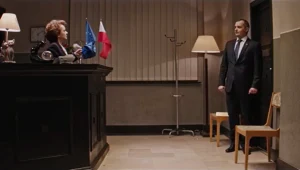 Pan prezydent przed drzwiami gabinetu Prezesa