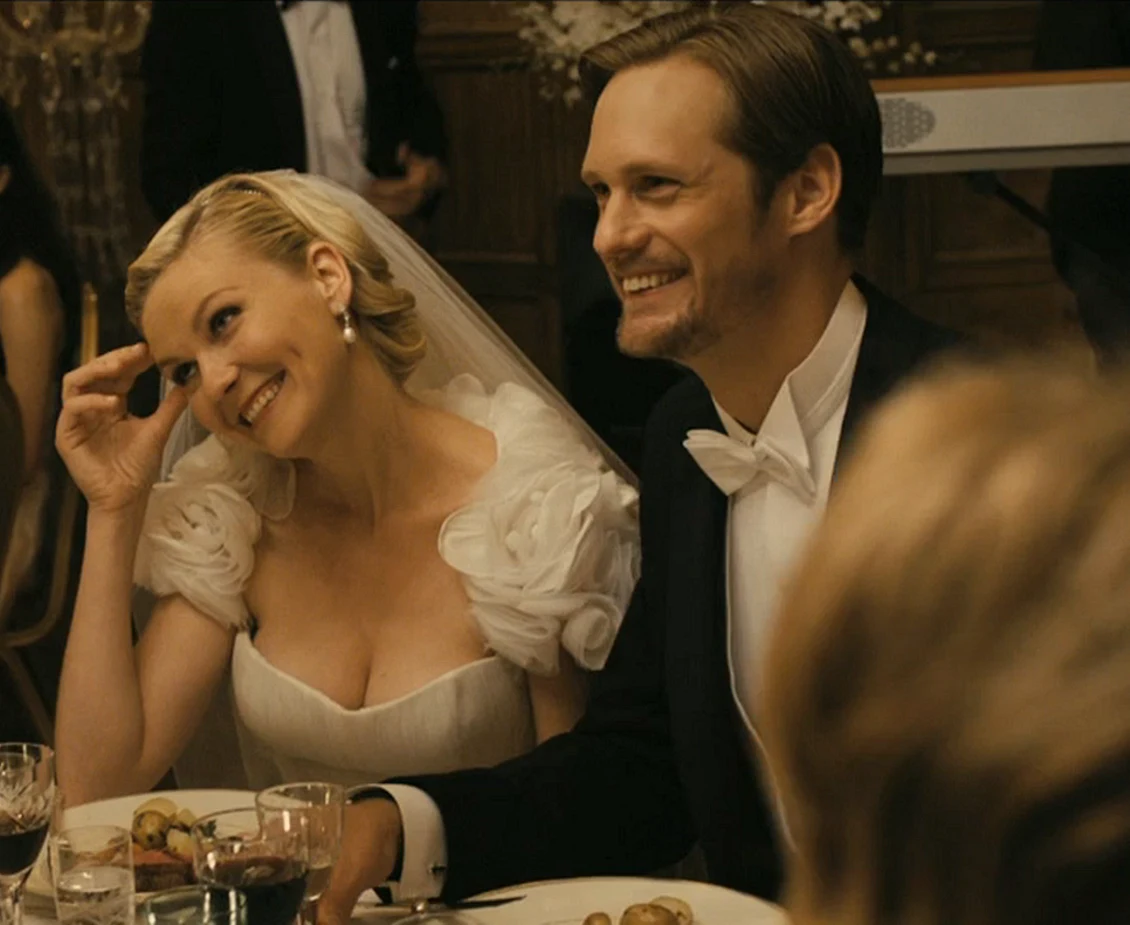 Rok później za znakomitą rolę Justine w "Melancholii" Larsa von Triera nagrodzono ją na festiwalu filmowym w Cannes. Aktorka zagrała kobietę, która właśnie wychodzi za mąż, gdy okazuje się, że do Ziemi niebezpiecznie zbliża się inna planeta, grożąc końcem świata.