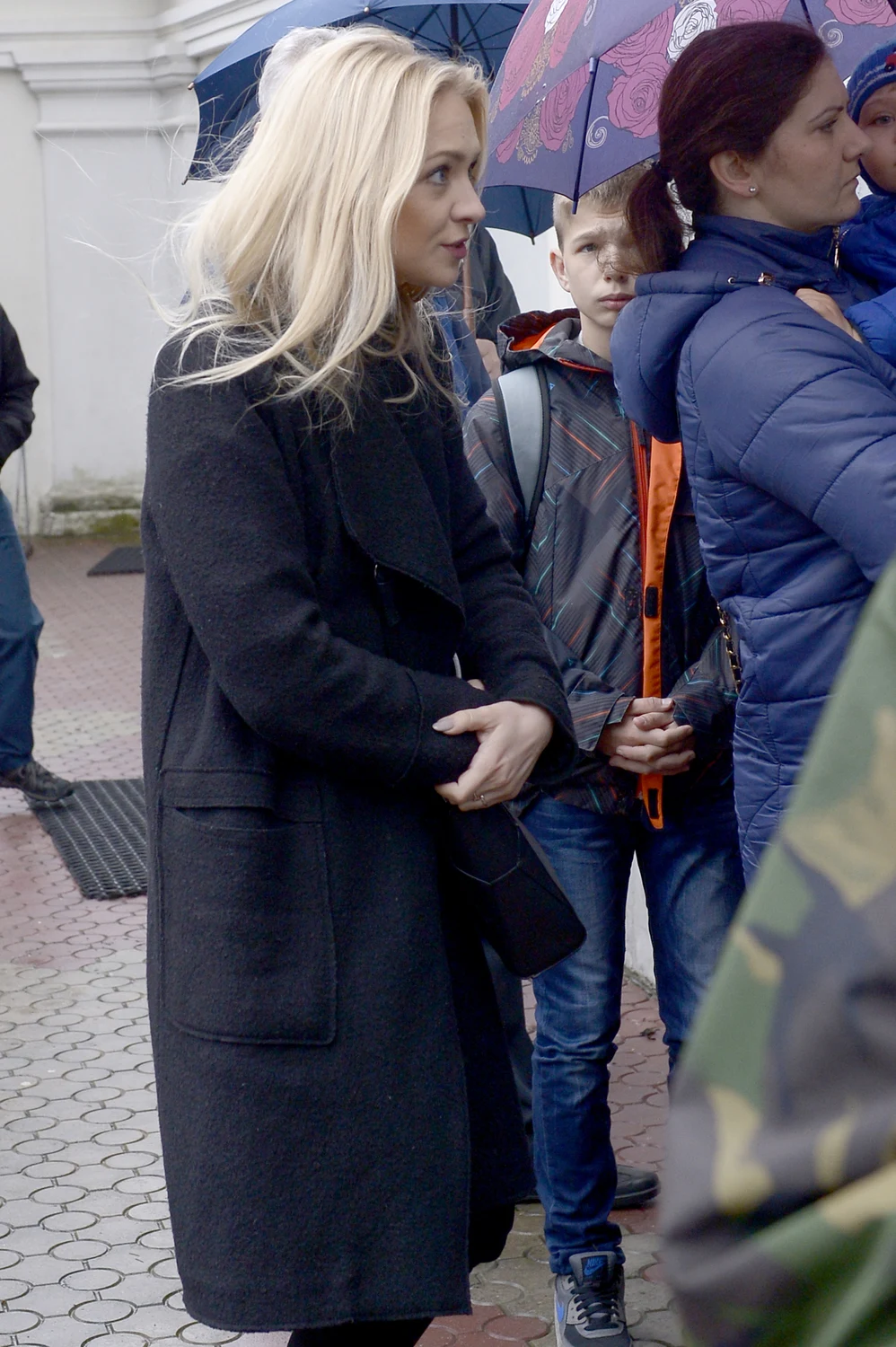 Pogrzeb Witolda Pyrkosza - Barbara Kurdej-Szatan Pogrzeb Witolda Pyrkosza - Barbara Kurdej-Szatan