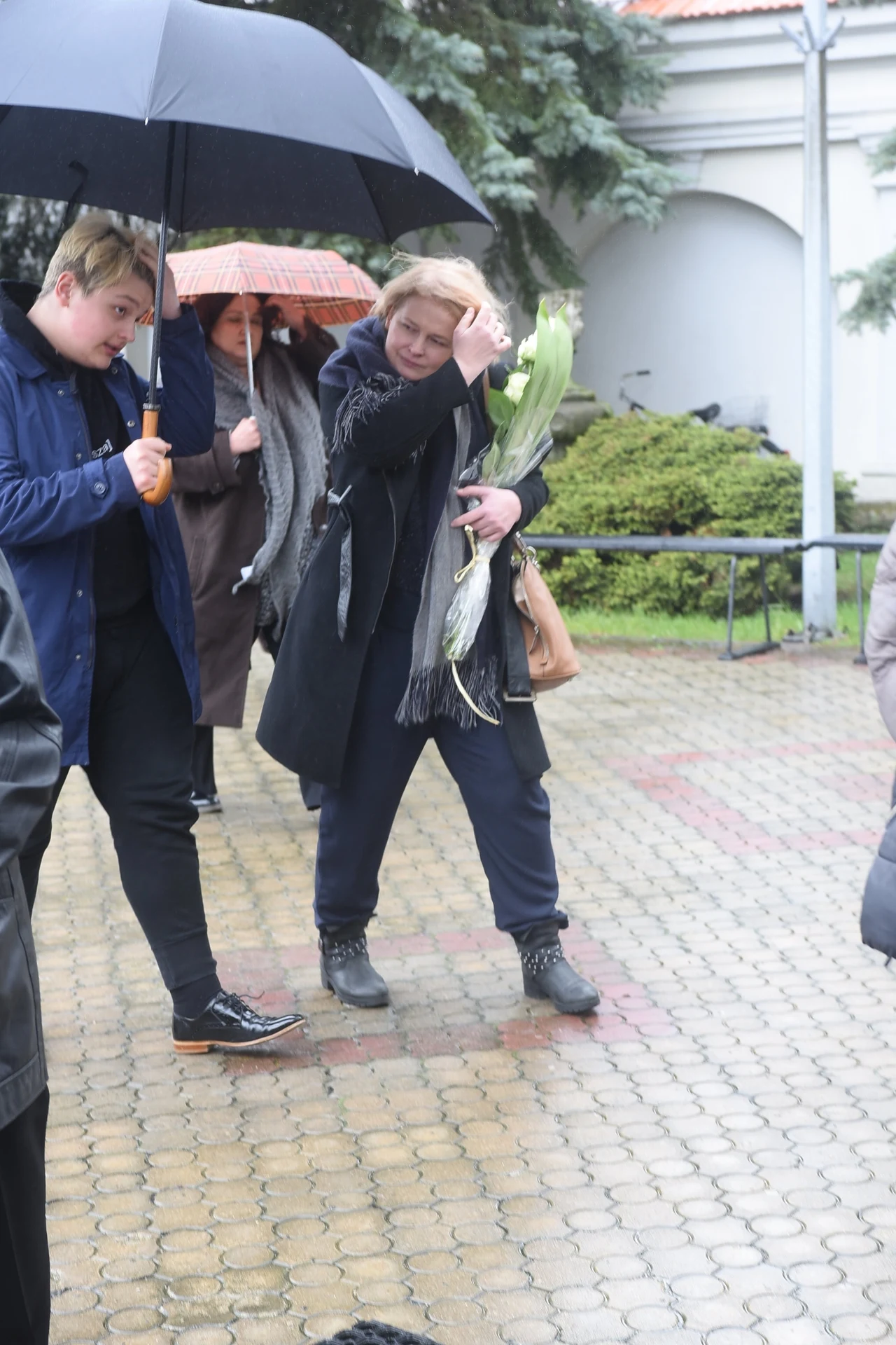 Pogrzeb Witolda Pyrkosza - Ostałowska z synem Pogrzeb Witolda Pyrkosza - Ostałowska z synem