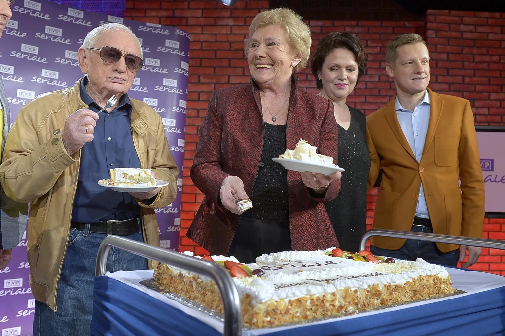 Pieńkowska z aktorami serialu "M jak Miłość", w tym z nieżyjącym już Witoldem Pyrkoszem Pieńkowska z aktorami serialu "M jak Miłość", w tym z nieżyjącym już Witoldem Pyrkoszem