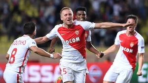 Kamil Glik (w środku)