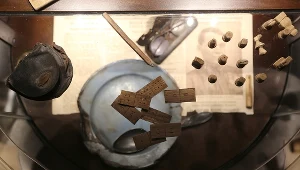 Tak zwane relikwie katyńskie wydobyte z katyńskich dołów śmierci