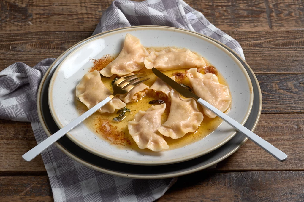 Pierożki z dynią i kaszą pęczak, fot. Magdalena Rajchelt/ kaszamanna.com, Łukasz Krzywda/maczupicture.com Pierożki z dynią i kaszą pęczak, fot. Magdalena Rajchelt/ kaszamanna.com, Łukasz Krzywda/maczupicture.com